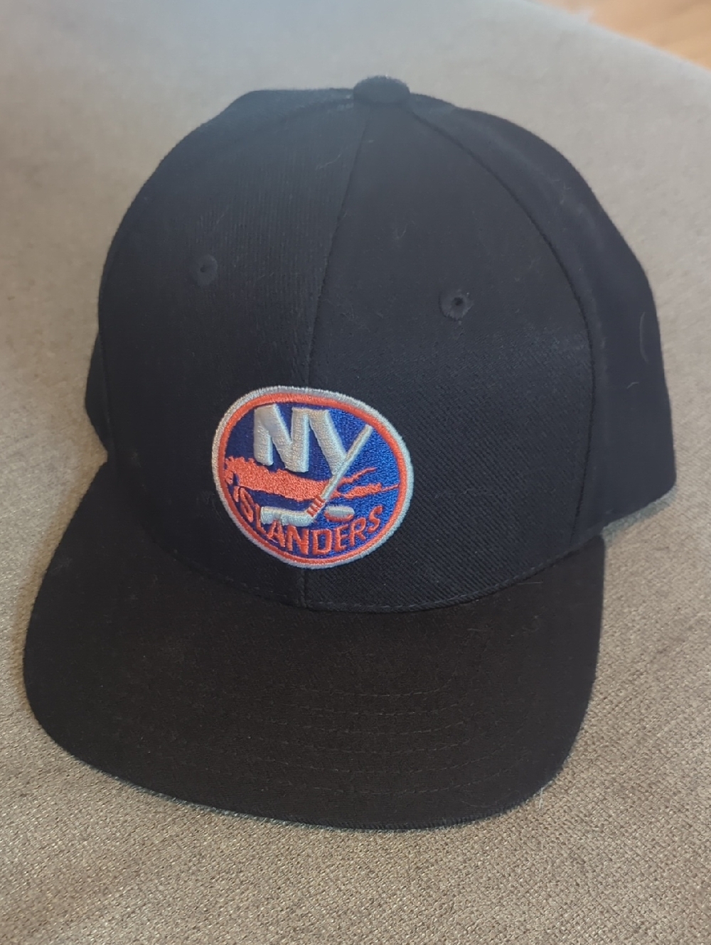 New York Islanders Black Baseball Cap - Team Logo Hat